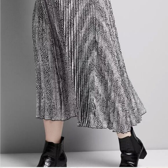 Lane Bryant Black and White Midi A-Line Pleated Skirt - Picture 11 of 11